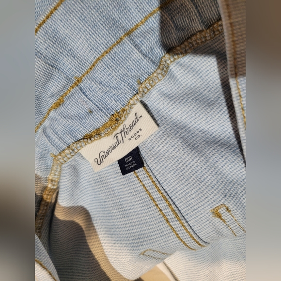 Light Blue Wash Paperbag Waist Wide Leg Jeans - Picture 5 of 11